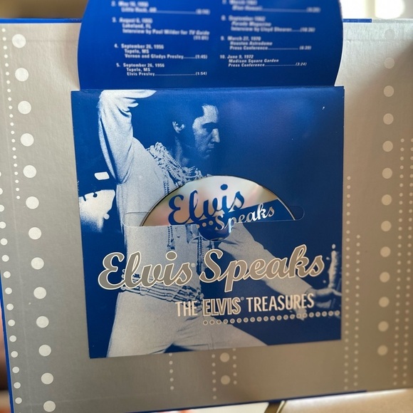 The Elvis Treasures Book by Robert Gordon - Removable Memorabilia & Audio CD - Picture 9 of 11